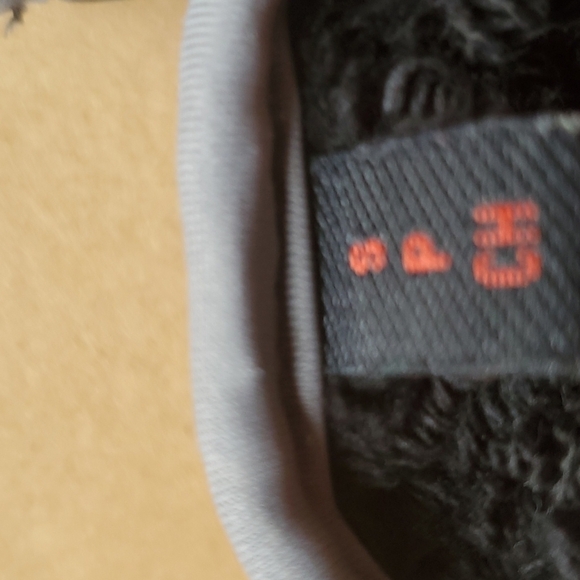 HEAD  black / gray windproof gloves Size small sherpa like lining . EUC - Picture 7 of 12